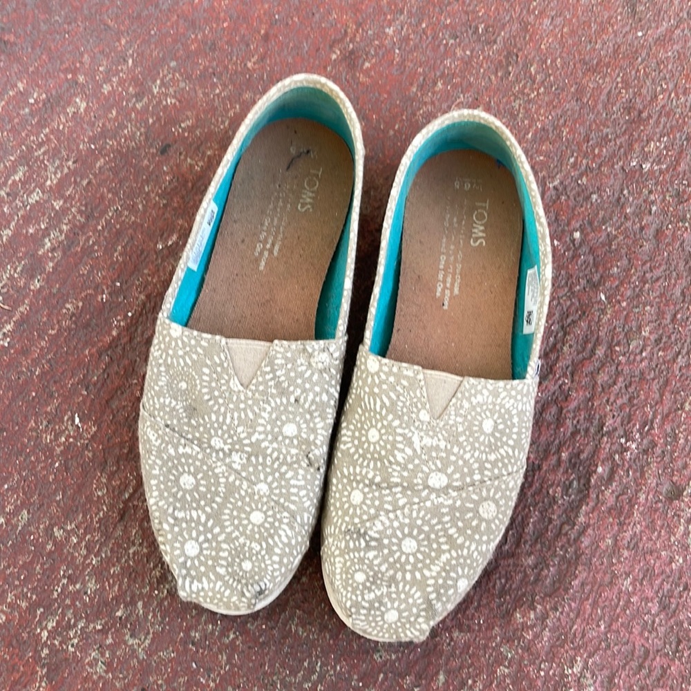 Toms slip on. size 6.5. worn
